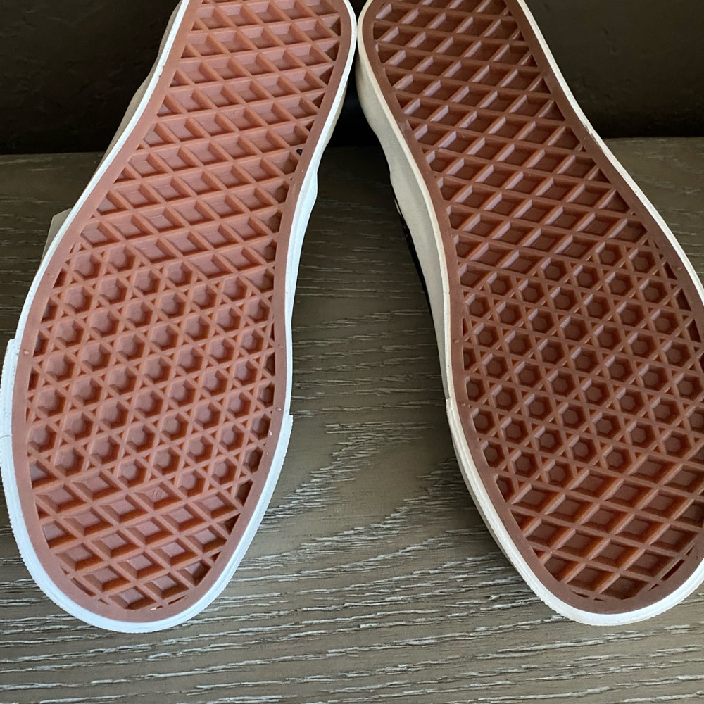 Vans - Black, Slip-On Sneakers, Women’s Sz - 5.5 - Picture 4 of 4